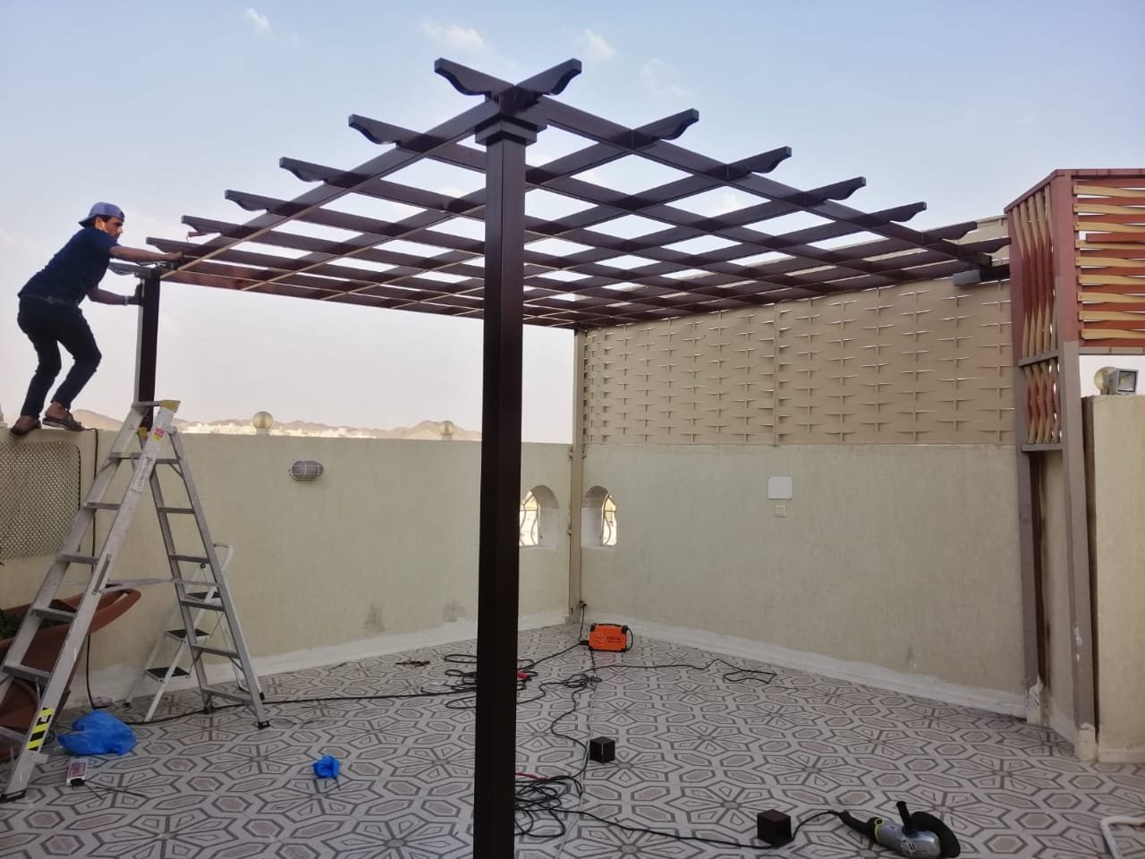  حداد برجولات جلسات برجولات حدائق بأجمل الاشكال العصرية، والذي تعتبر من أهم أركان الحدائق والتي يجب الاهتمام بتنفيذها بأفضل شكل واختيار تصميم أنيق يبرز جماليات الحديقة.
  0552321571